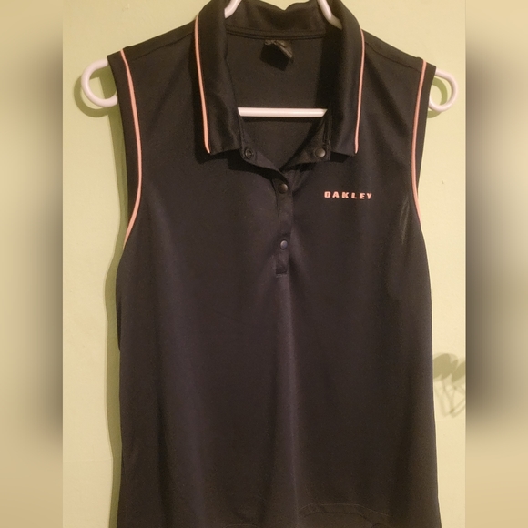 Oakley Golf Tank - Picture 2 of 3